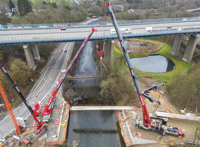 Liebherr LTM 1650-8.1 and LTM 1450-8.1 mobile cranes master complex bridge renovation project